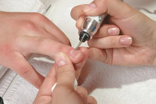 хардуерен маникюр