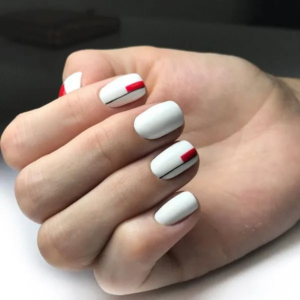 бежов маникюр