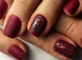 бежов маникюр