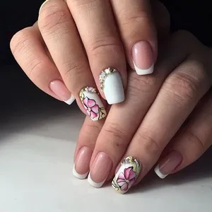 бежов маникюр