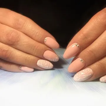 бежов маникюр 2019