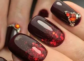 бежов маникюр