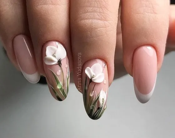 бежов маникюр