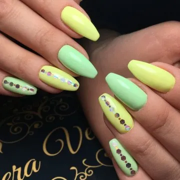 балерина за маникюр