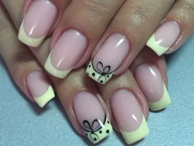бежов маникюр