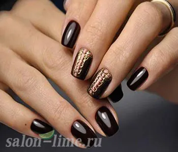 бежово кафяв маникюр