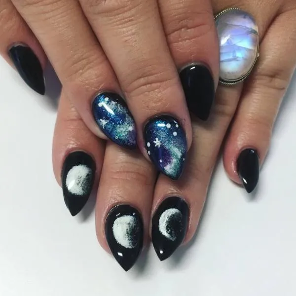 космически маникюр