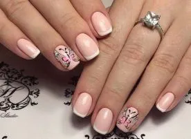 бежов маникюр