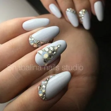 маникюр с кристали