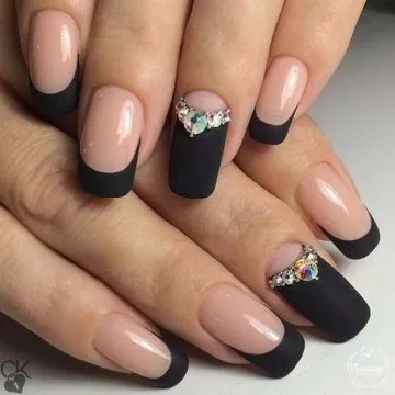 маникюр с кристали