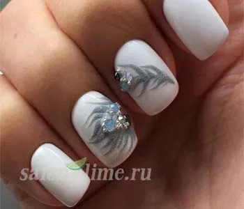 бежов маникюр