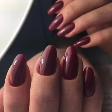 овален маникюр