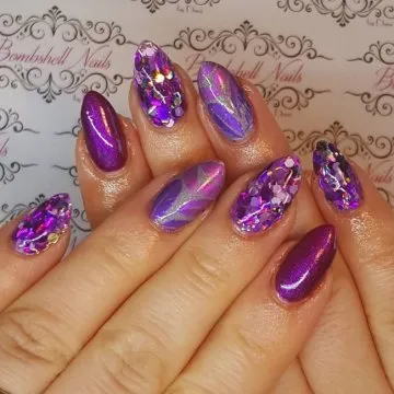 снимки с дълги остри нокти