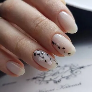 кръгъл маникюр