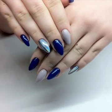 снимки с дълги остри нокти