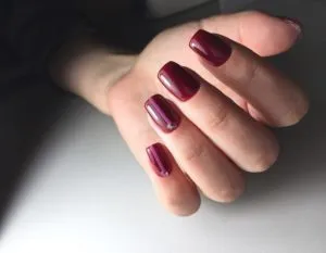 бежов маникюр
