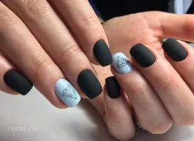 бежов маникюр матов