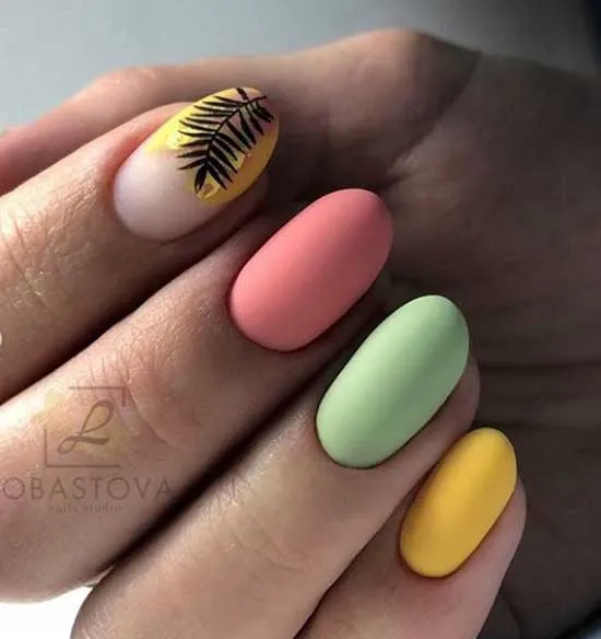 бежов маникюр