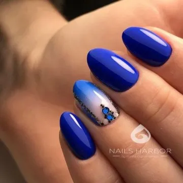 маникюр в синьо