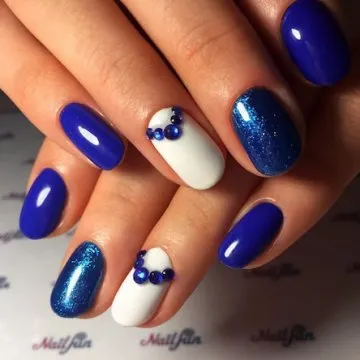 маникюр в синьо