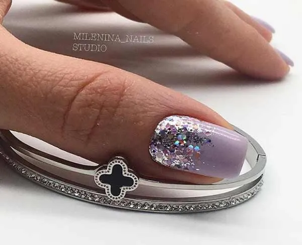 бежов маникюр