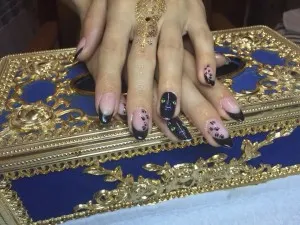 австралийски маникюр