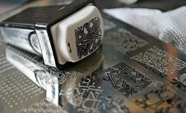 четки за маникюр