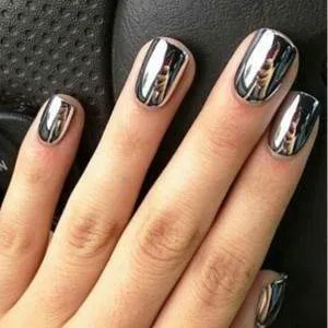 огледален маникюр
