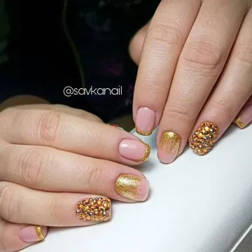маникюр със злато