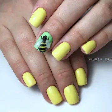 жълти нокти