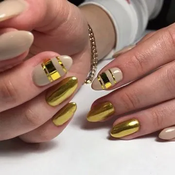 маникюр със злато