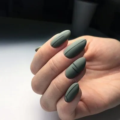 бежов маникюр