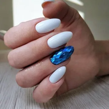 бял маникюр 2019