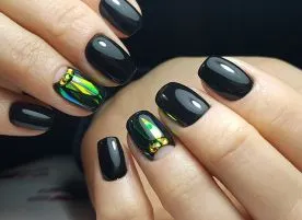 маникюр с бяло злато