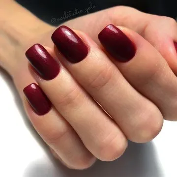 нокти бордо