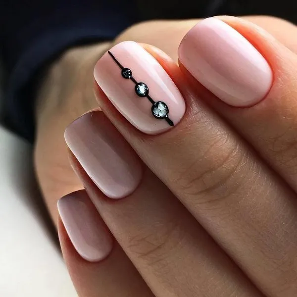 матов розов маникюр