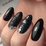 бял маникюр