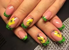 бял маникюр