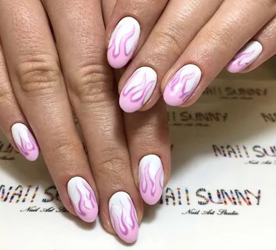 бял маникюр