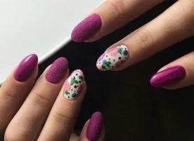 лилав маникюр