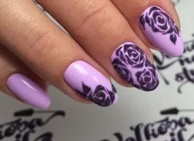 лилав маникюр