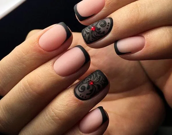 бял маникюр