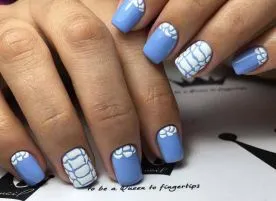 бял маникюр