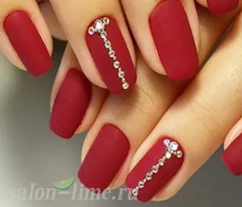 маникюр с бели нокти