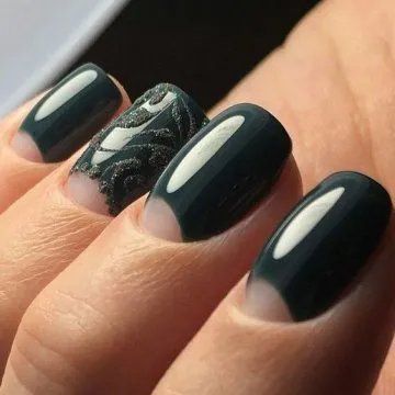 маникюр с дупки