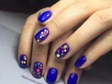 блестящ маникюр
