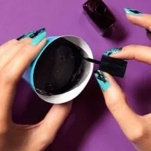 бял маникюр със сребро