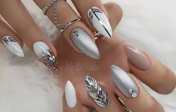 блестящ маникюр