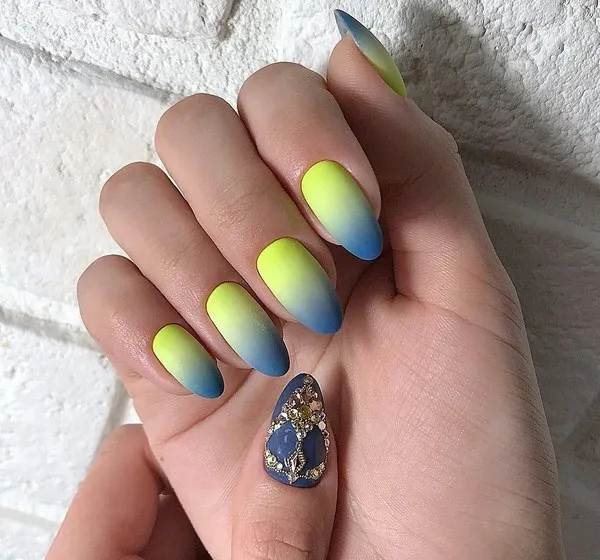 маникюр с бели нокти