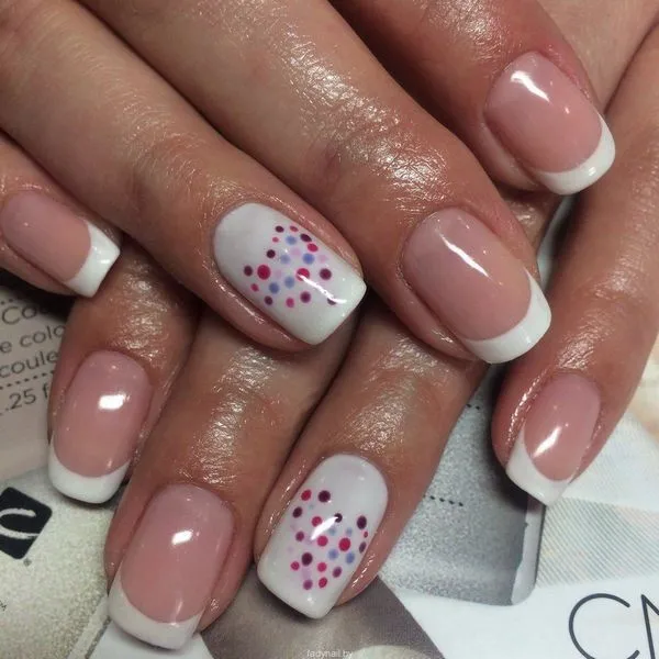 бял маникюр